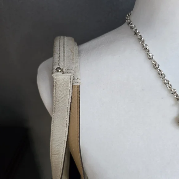 COACH Handbag Shoulder Bag. Off White with Brown and Tan Signature Logo